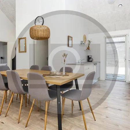 4 Bedroom Awesome In * Glesborg