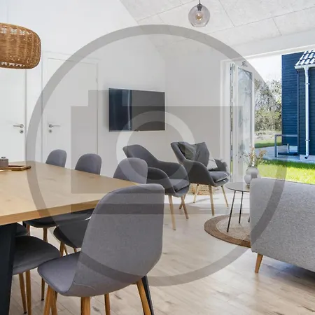 4 Bedroom Awesome In 別荘 Glesborg