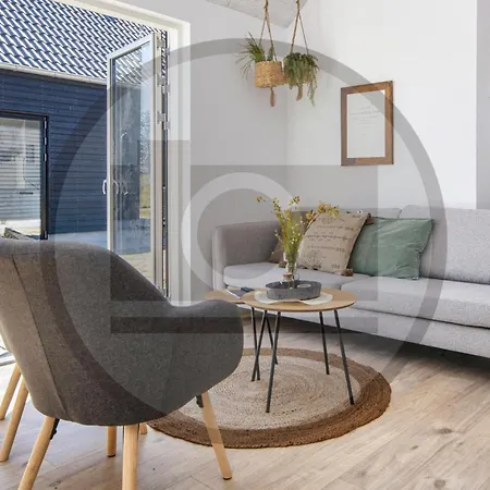 4 Bedroom Awesome In *