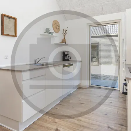 4 Bedroom Awesome In *