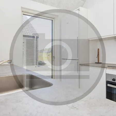 4 Bedroom Awesome In بيت للعطل